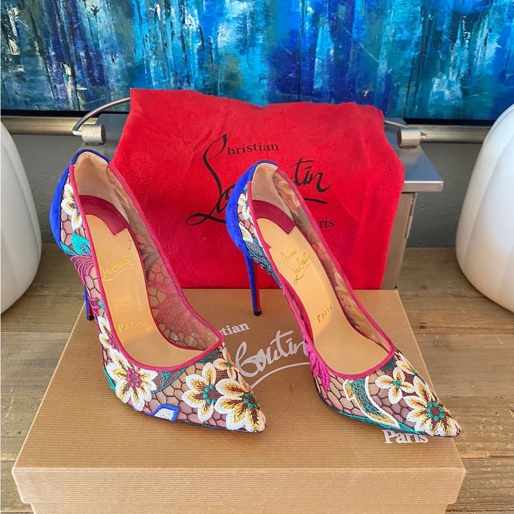 Christian Louboutin Follies Lace 100 Flora Pumps
Size 37.5